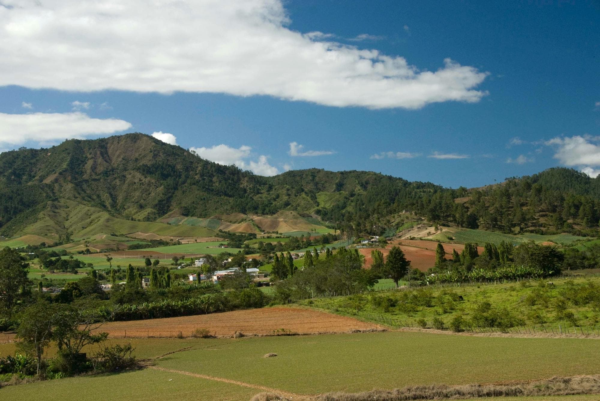 Paisaje de valle y montanas de Jarabacoa