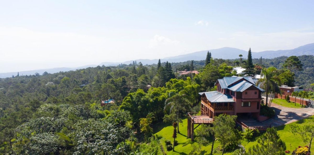 Residencia de montana entre areas verdes de Jarabacoa